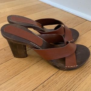 Tapeet Vicini leather strapped wood soled sandals. 8 1/2